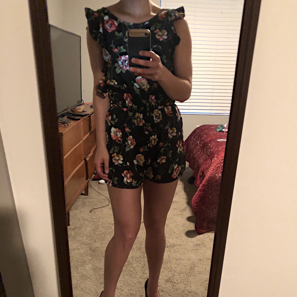 🛑SOLD🛑Floral Romper Xs